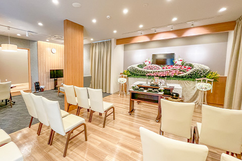 明るく清潔感のあるホール