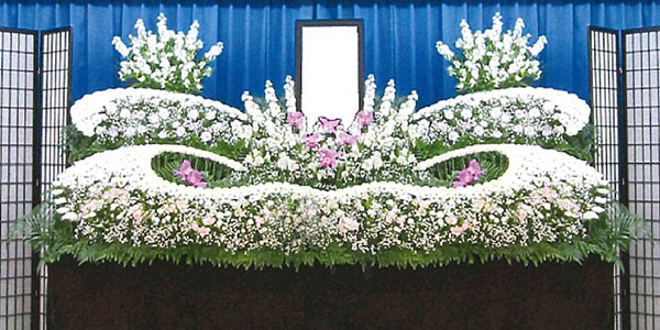 オリジナル葬儀 豪華な生花祭壇