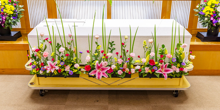 棺前花