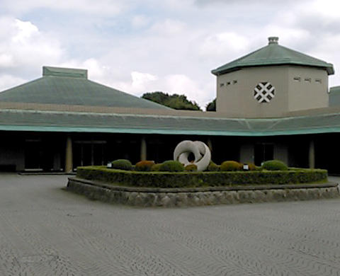 八富成田斎場 外観