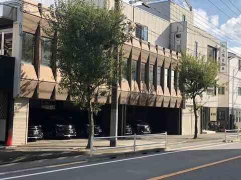 三鷹自動車お別れホール 外観