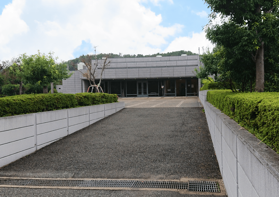 川西市斎場 外観1
