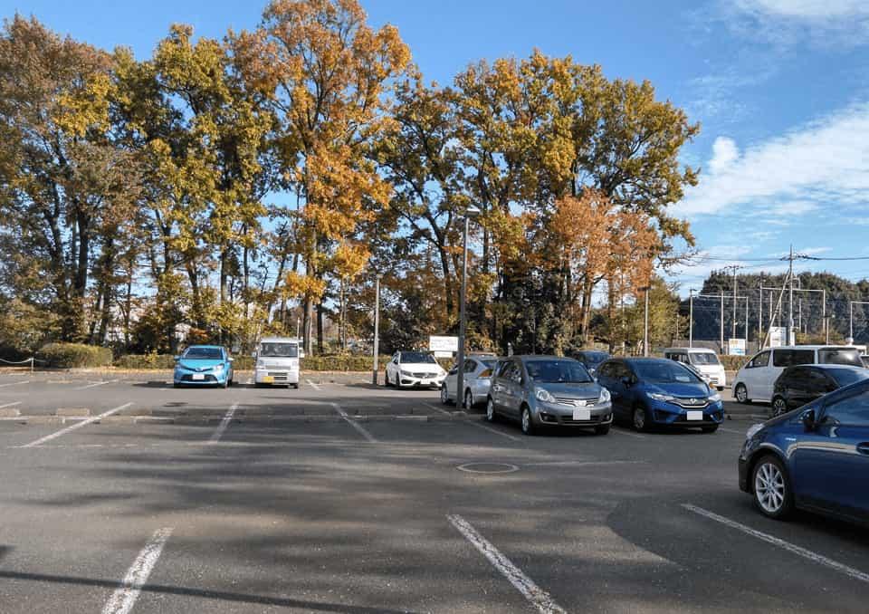 所沢市斎場　駐車場