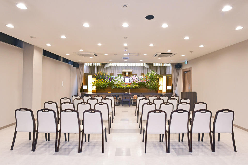 家族葬のファミーユ いなほホール　式場_正面（4/10枚）