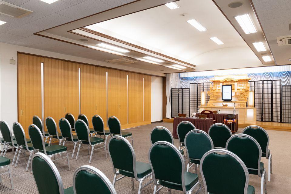 家族葬のファミーユ 東刈谷　式場_右後方（2/19枚）
