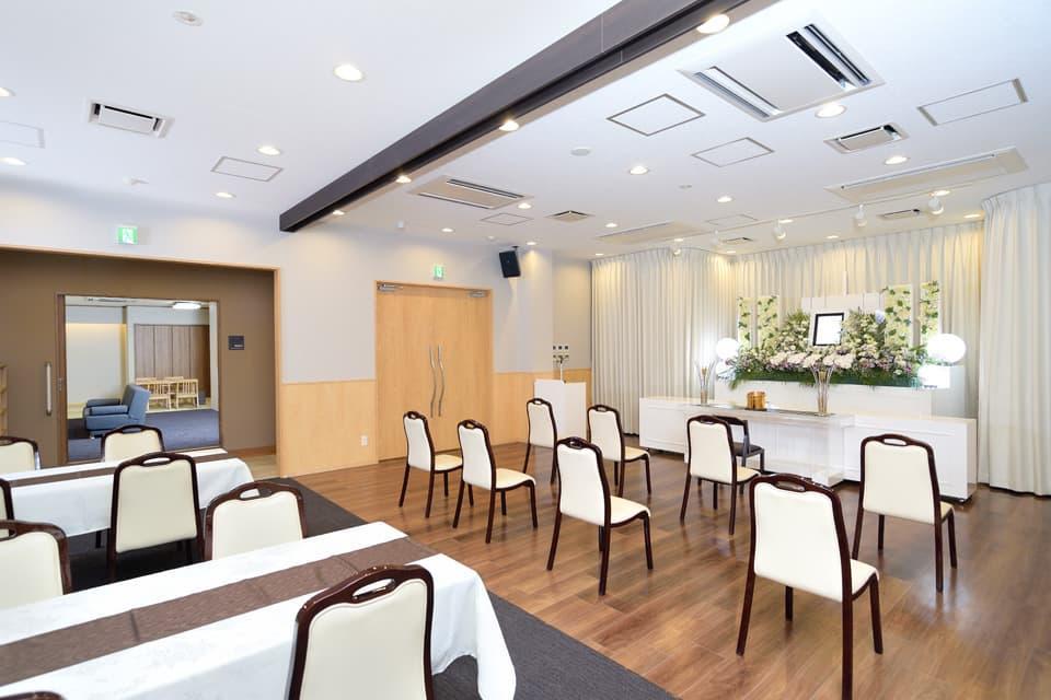 家族葬のファミーユ 西岡ホール　会食スペース（6/10枚）