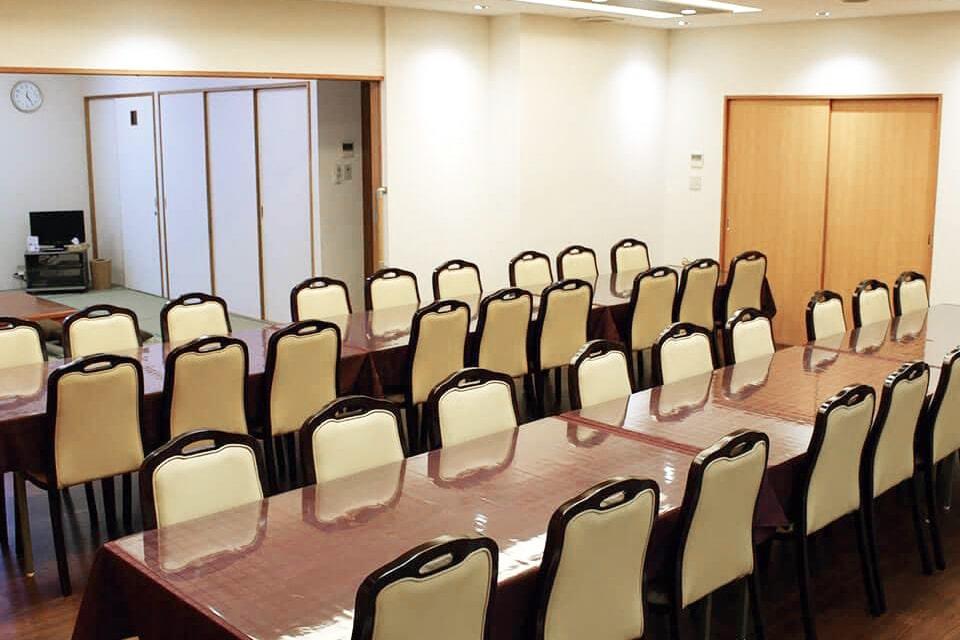 【会席室】人数に合わせてレイアウト変更可能