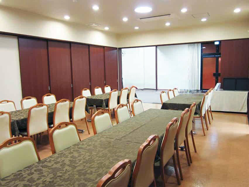 家族葬のファミーユ 尾ノ上ホール　会食室（6/19枚）