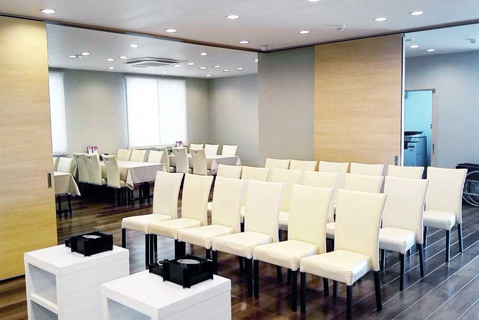 家族葬のファミーユ 知立逢妻　会食席_1（4/18枚）