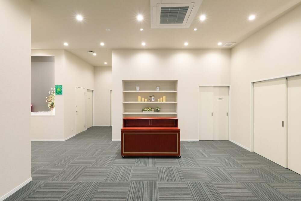 家族葬のファミーユ 新町ホール　受付（4/16枚）