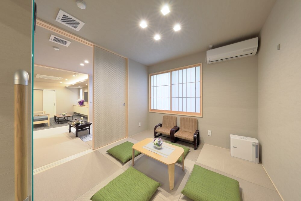 家族葬のファミーユ 新屋敷ホール　控え室_和室（12/18枚）
