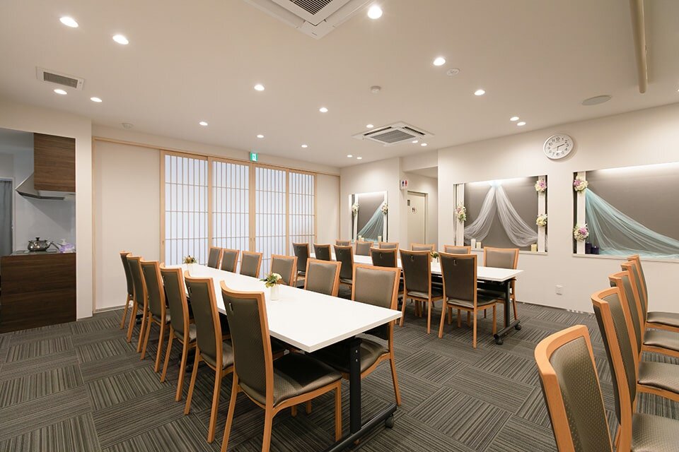 家族葬のファミーユ  帯山ホール　会食スペース（8/20枚）