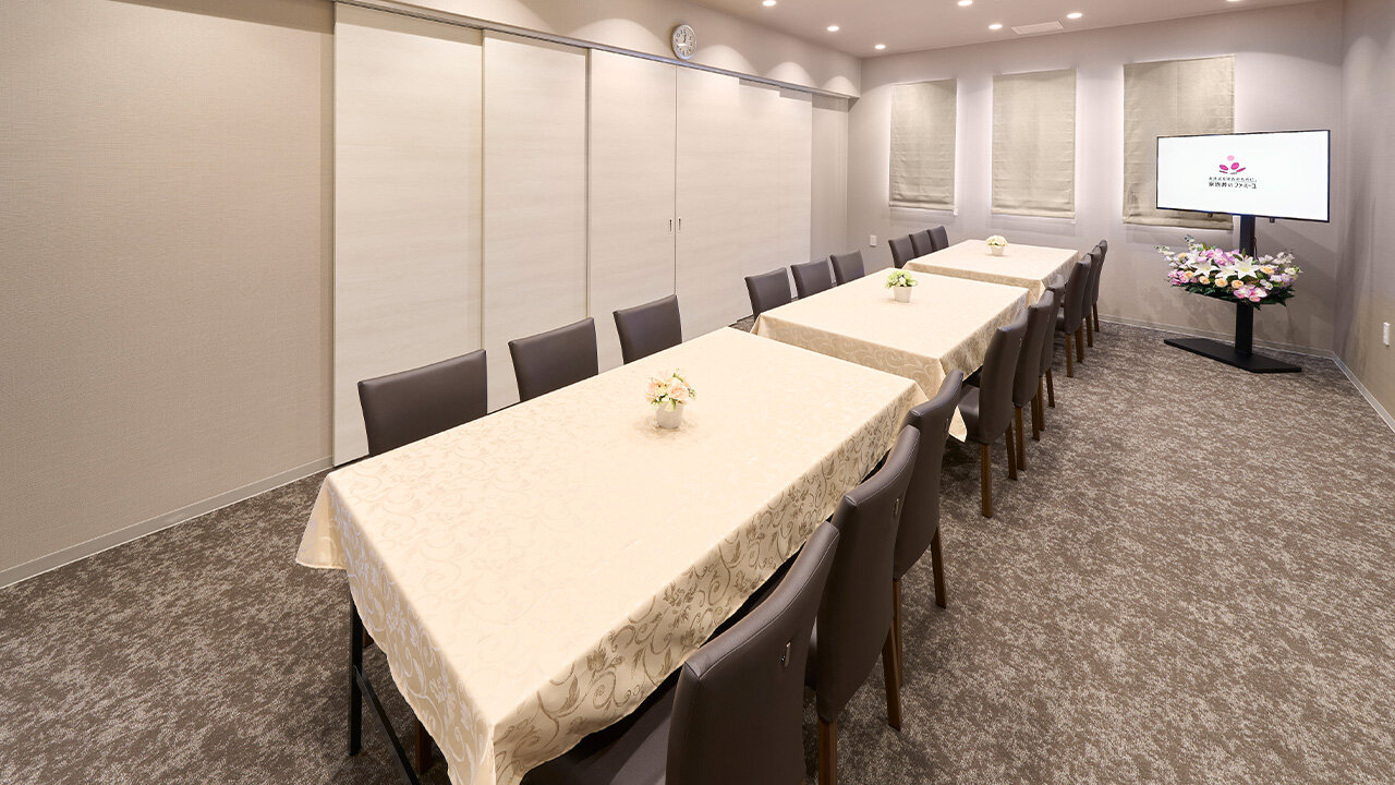 家族葬のファミーユ 船橋海神ホール 会食時、扉を閉めることもできます(5/20枚)