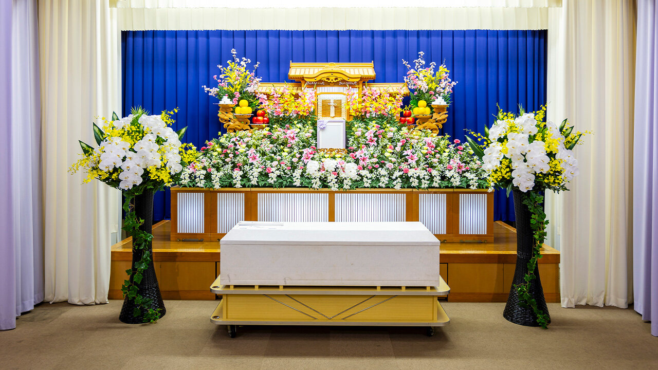 家族葬のファミーユ 南高松ホール　祭壇例_2（7/14枚）