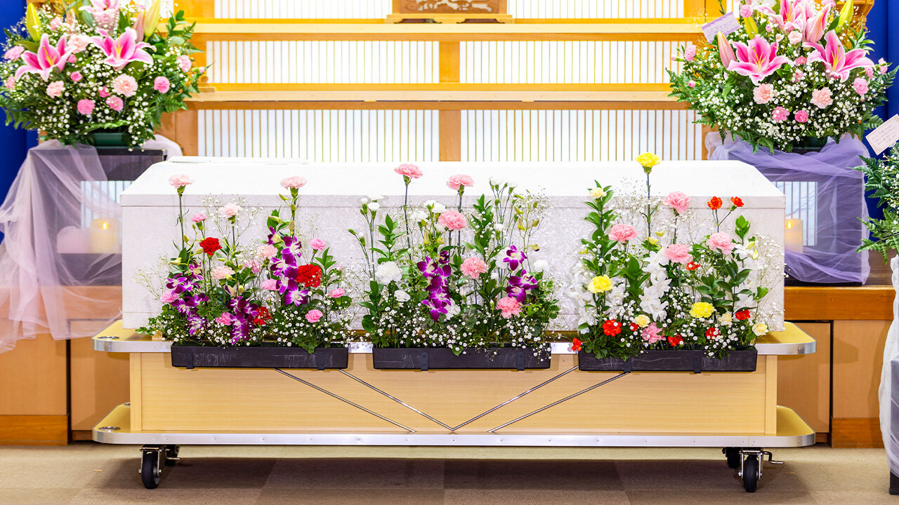 家族葬のファミーユ ご葬儀イメージ　棺前花（13/20枚）