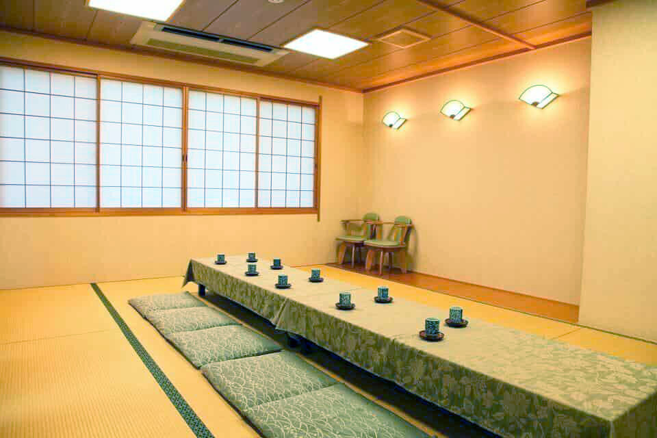 家族葬のファミーユ 国富ホール　控え室（4/19枚）