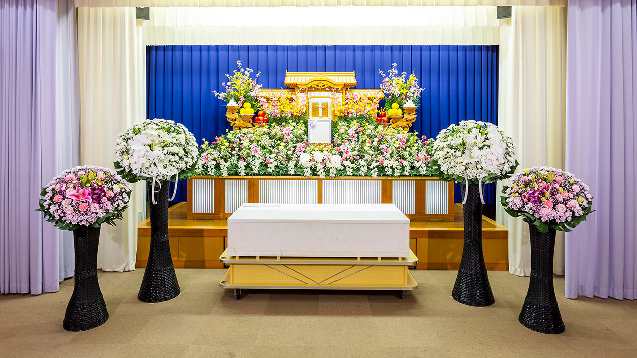 家族葬のファミーユ 高岡ホール　祭壇例_3（8/20枚）