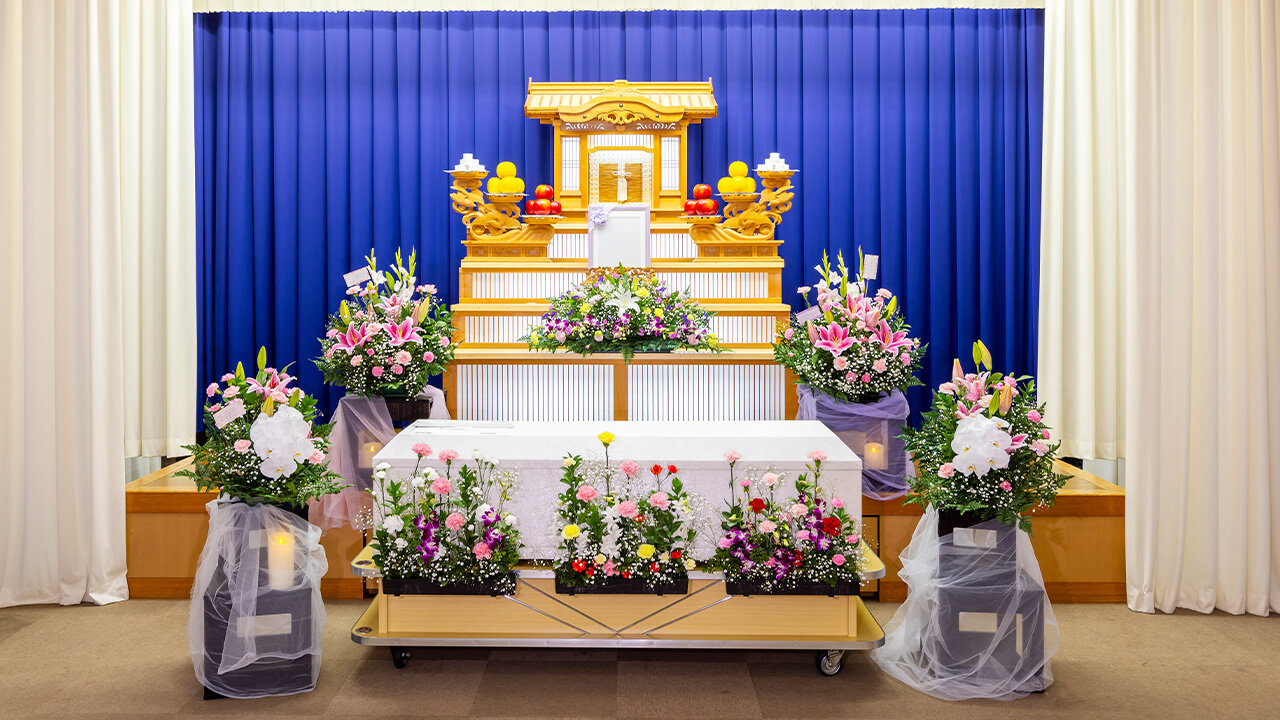 家族葬のファミーユ 清水ホール　祭壇例_1（7/20枚）