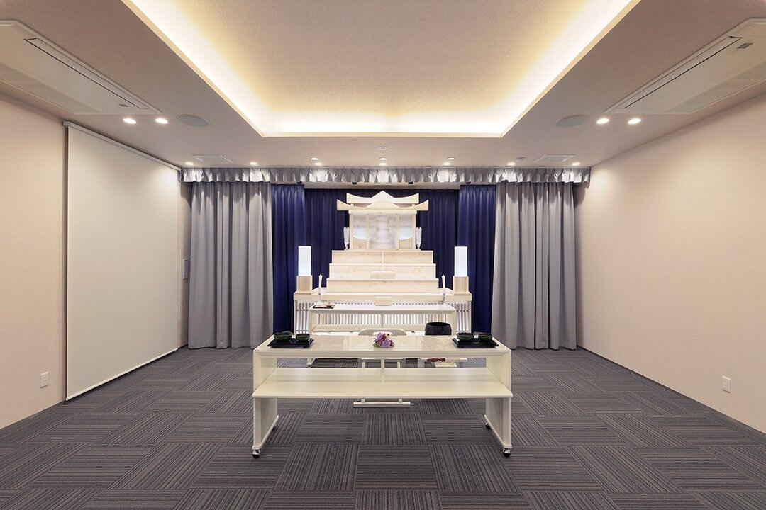 家族葬のファミーユ 上熊本ホール　祭壇（3/18枚）