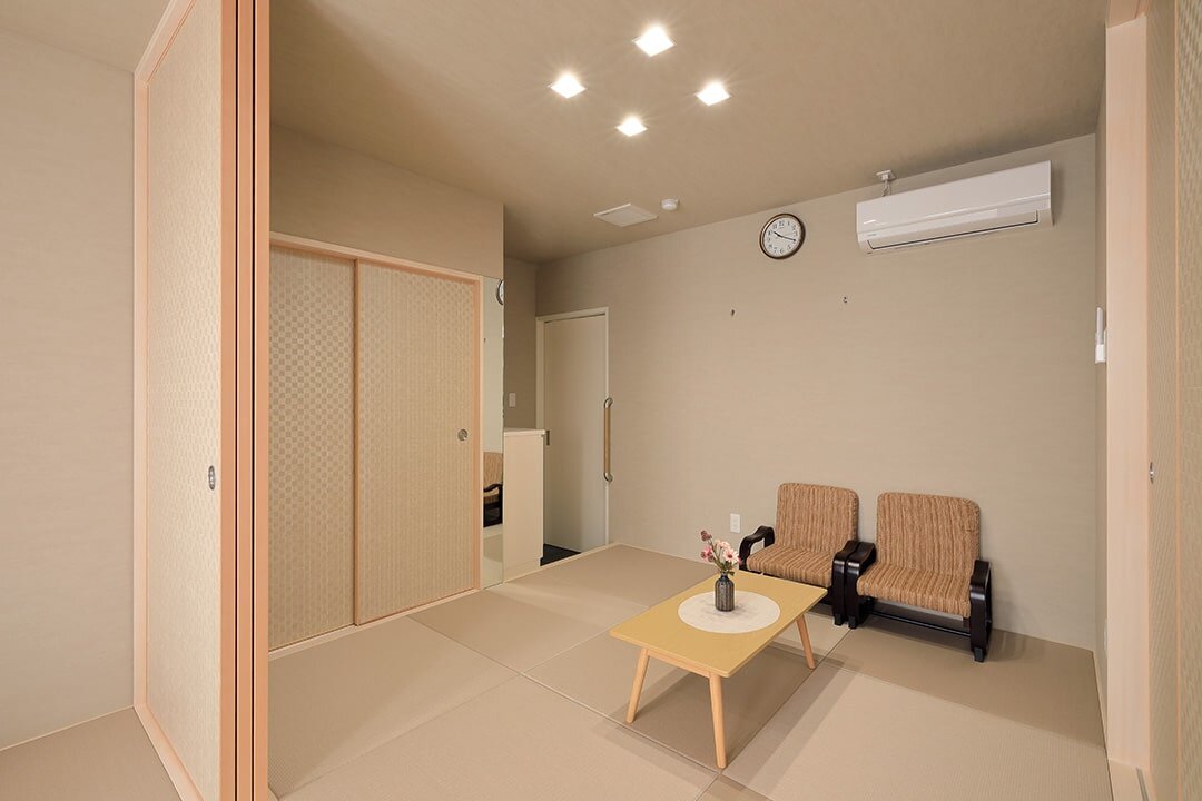 家族葬のファミーユ 上熊本ホール　控え室_和室（8/18枚）