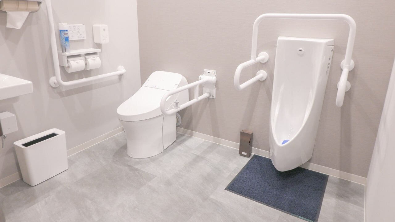 家族葬のファミーユ ならまちホール　多目的トイレ（14/20枚）
