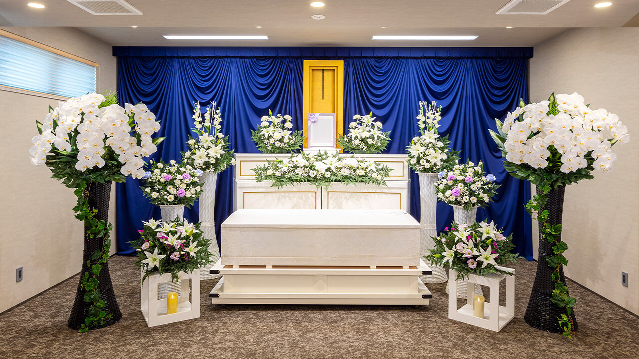 家族葬のファミーユ 住吉ホール　祭壇例_8（12/18枚）