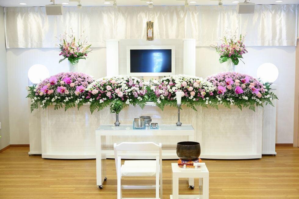 家族葬のファミーユ 青山斎園前　祭壇（2/17枚）