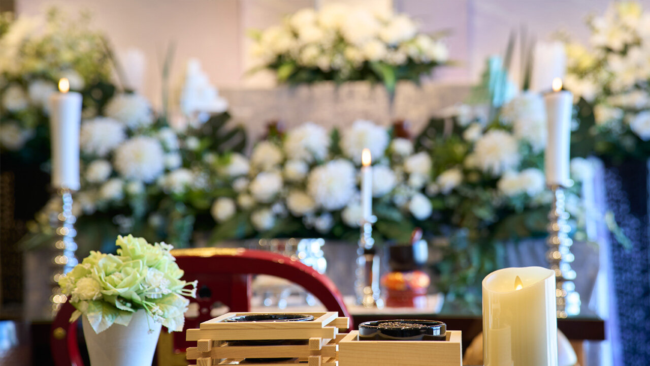 家族葬のファミーユ さつきが丘ホール　祭壇②（6/20枚）