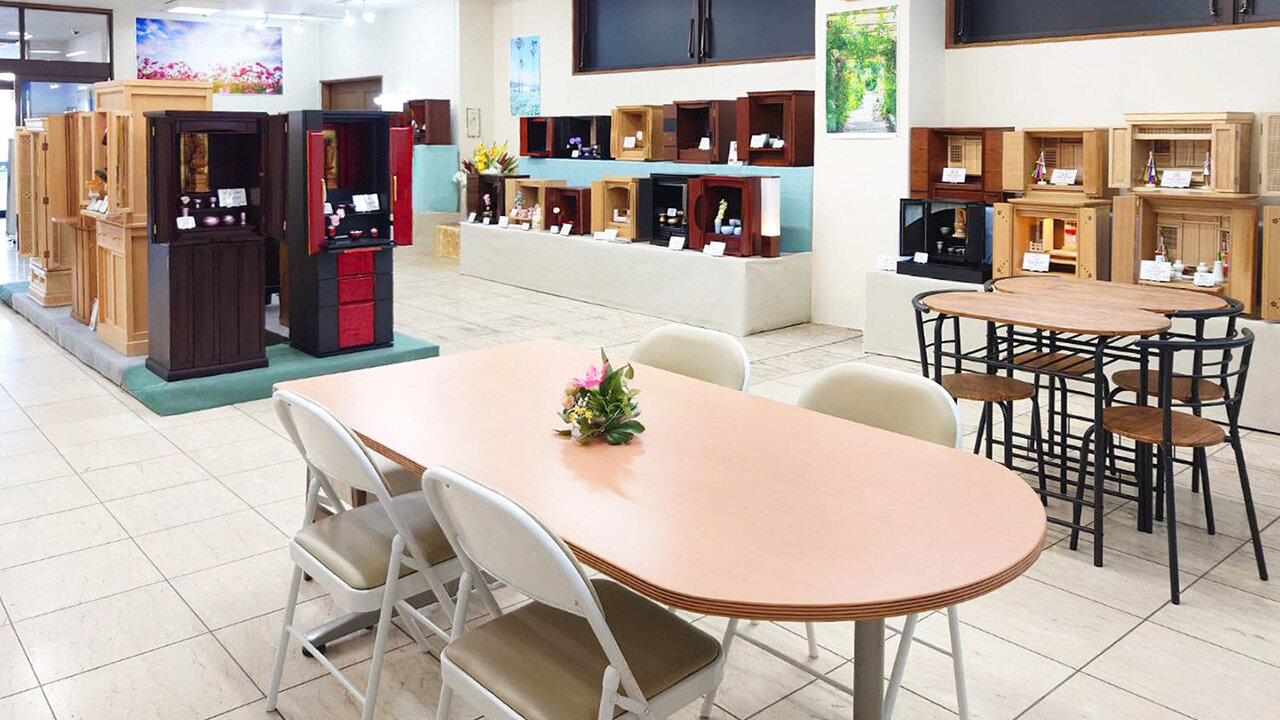 家族葬のファミーユ 江平ホール　ショールーム_1（17/20枚）