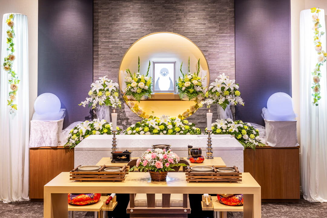 家族葬のファミーユ 浦和原山ホール　祭壇①（4/20枚）