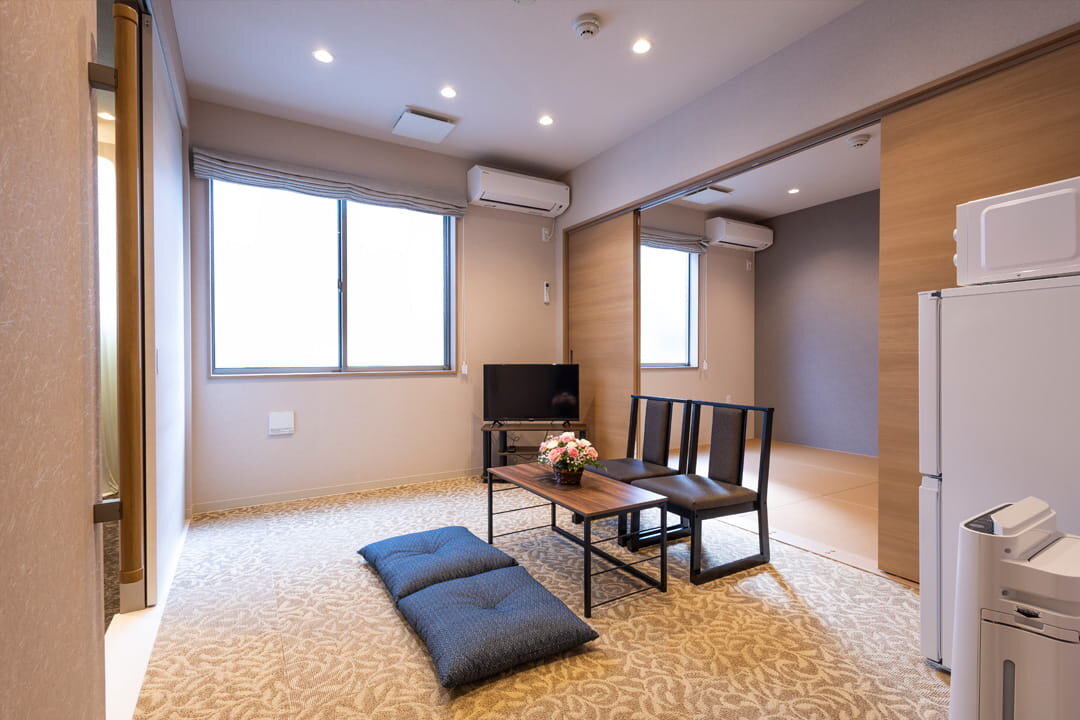 家族葬のファミーユ 浦和原山ホール　洋室控え室（8/20枚）