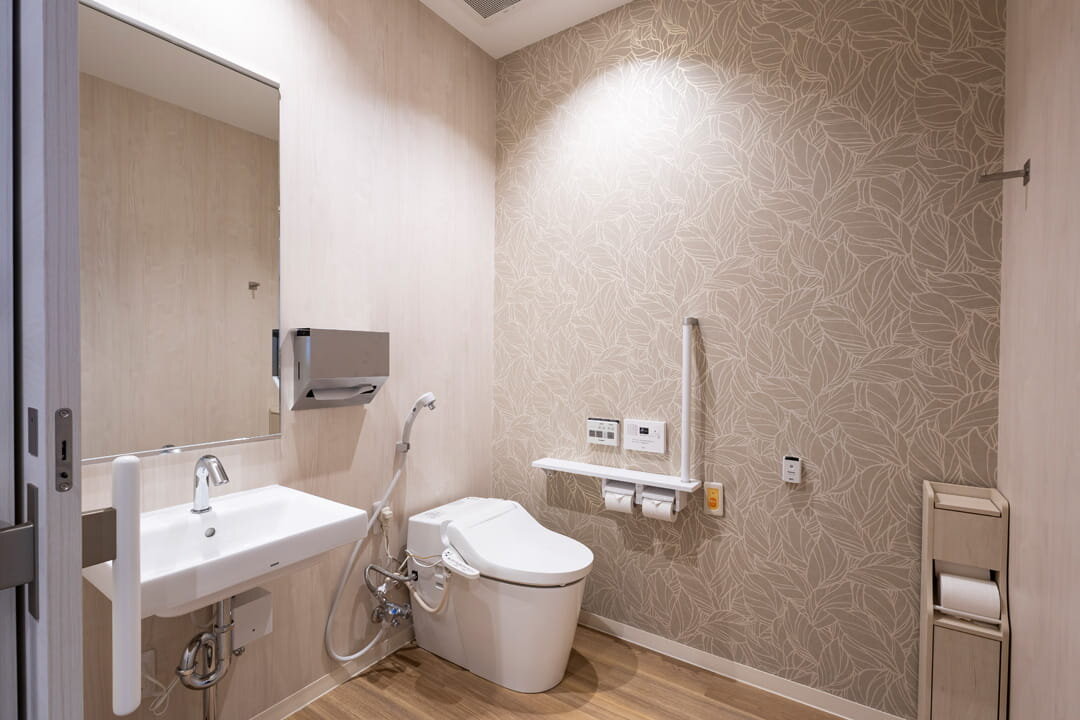 家族葬のファミーユ 浦和原山ホール　バリアフリートイレ（13/20枚）