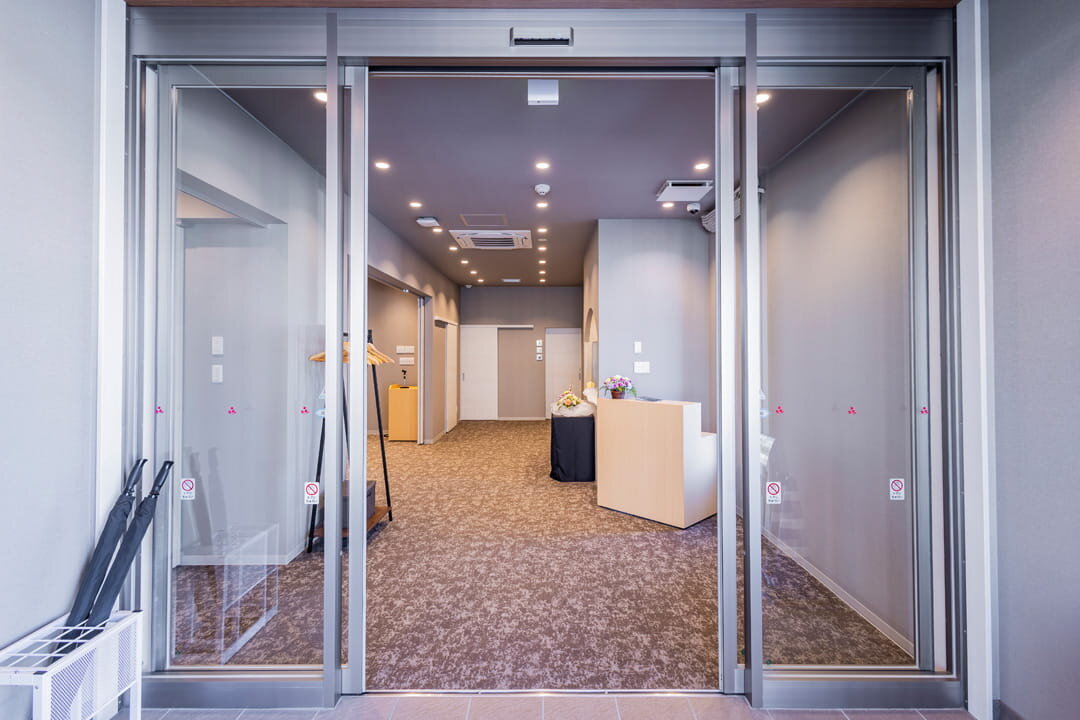 家族葬のファミーユ 浦和原山ホール　エントランス（16/20枚）