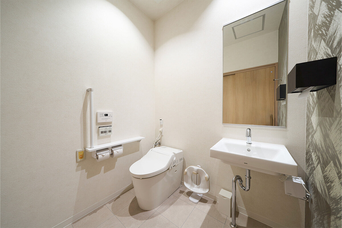 家族葬のファミーユ 船橋習志野台ホール　バリアフリートイレ（12/20枚）