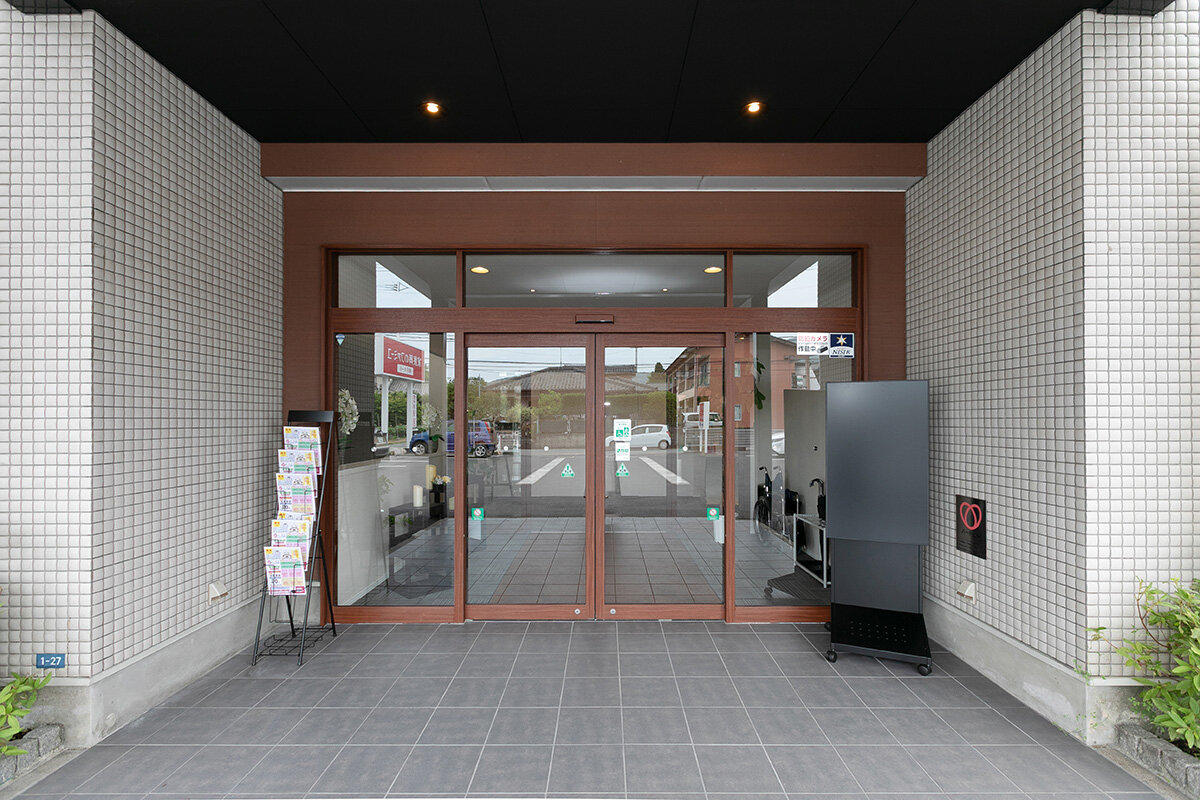 家族葬のファミーユ 横手ホール　エントランス⓵（13/20枚）