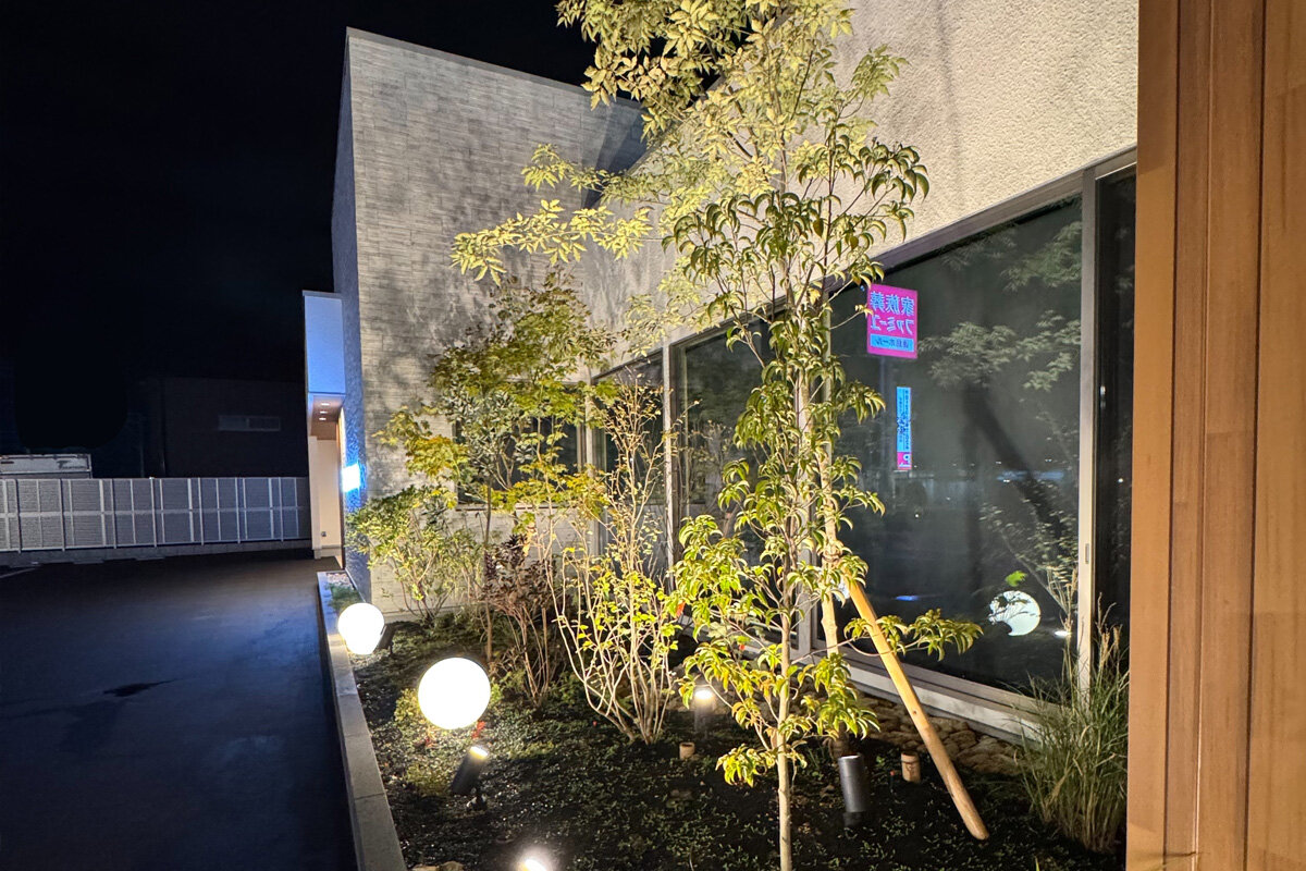 家族葬のファミーユ 連島ホール　外観 夜②（13/13枚）